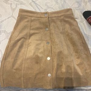 Aritzia Skirt! Only worn once!! Size 00